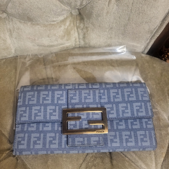 (SOLD)Authentic Fendi Blue laminated denim mono long wallet. - Picture 7 of 11